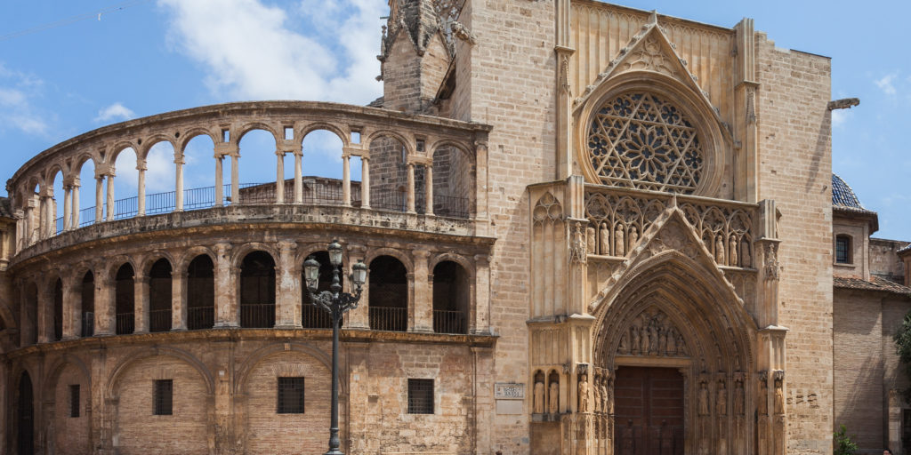 discover valencia with bus iberia